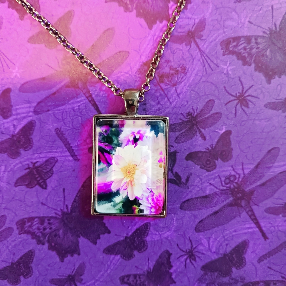 NWOT Handcrafted Pendant Necklace with Dahlia Photograph